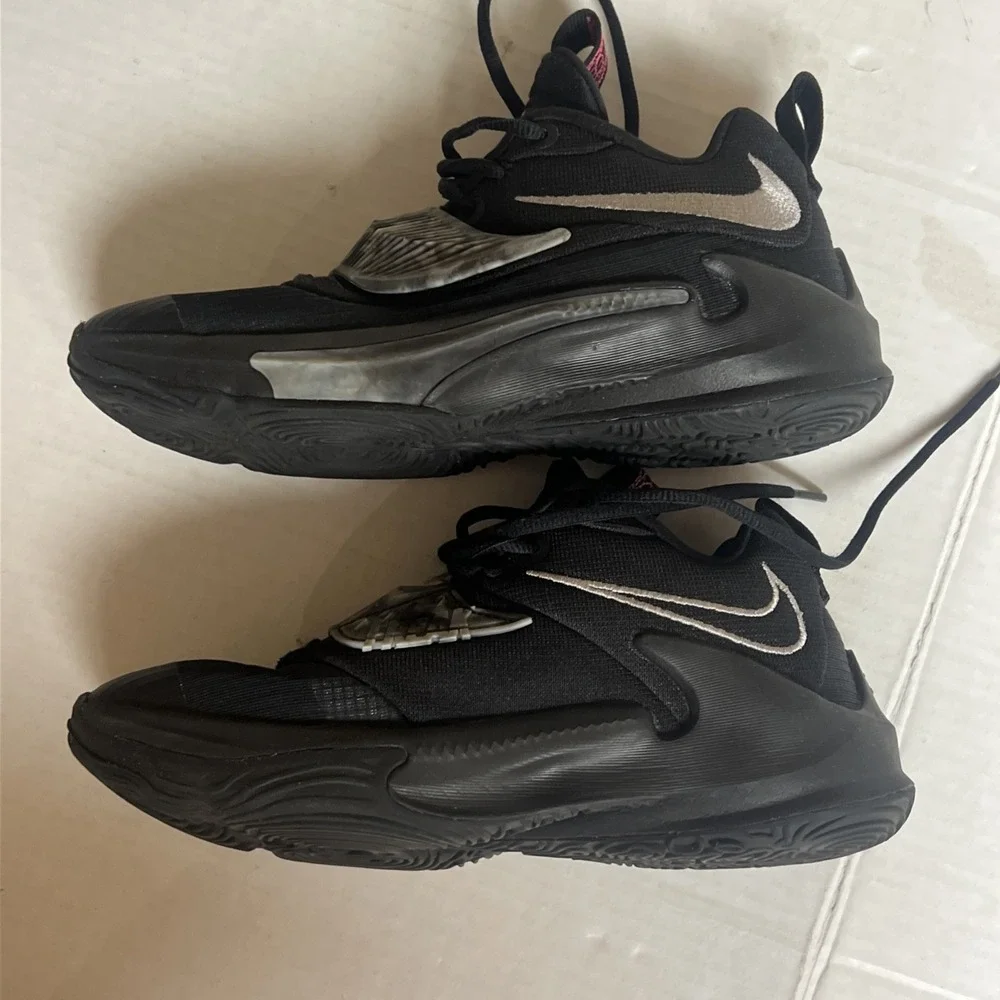 Nike‎ Zoom Freak 3 GS 'Black Metallic Silver' DB4158-002 4.5Y No Box.